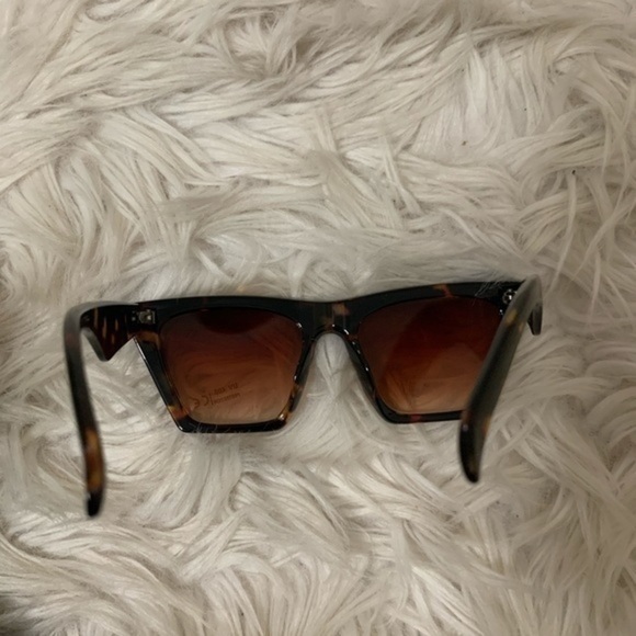 Brown Leopard Sunglasses NWT - Picture 6 of 10